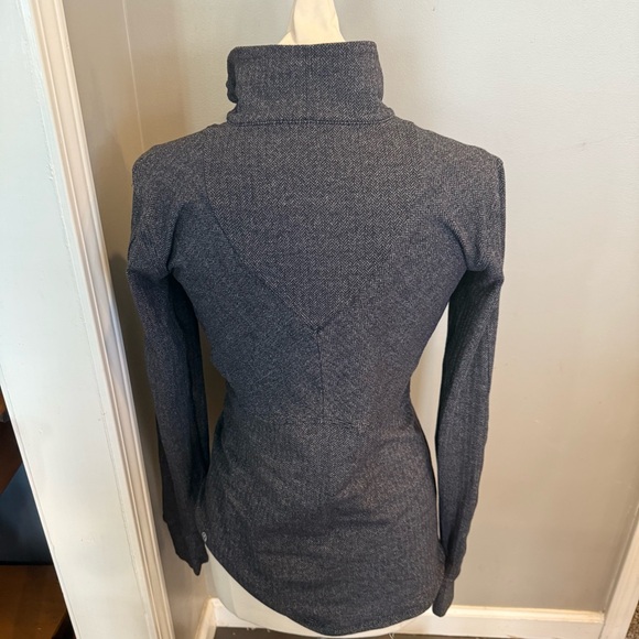 Lululemon Runderful 1/2 Zip Long Sleeve Shirt Grey Herringbone Sz 10‎ Reflective - Picture 5 of 15